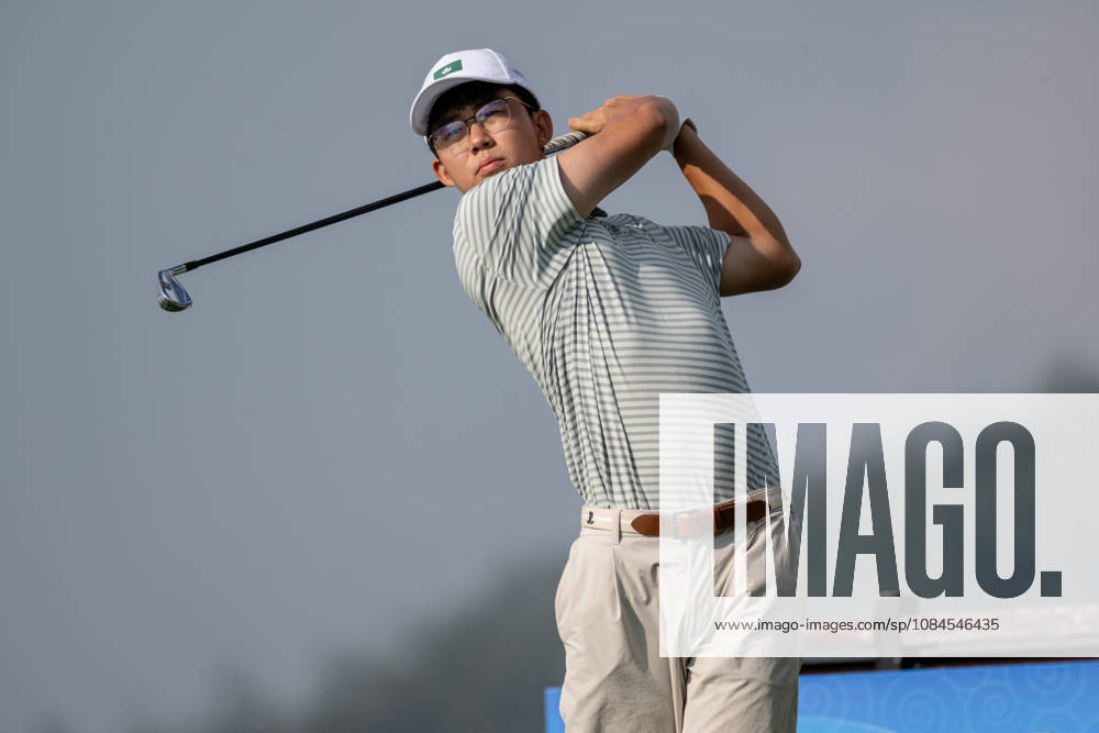 Bryan LUO (a) from Macau.Opening Round in the Macao Open Golf at Macau Golf & Country Club. Coloane China - ZUMAr144 20261015_zap_r144_116
