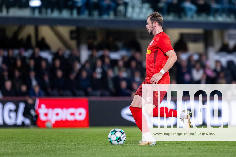 Lucas Hermes, SSV Jahn Regensburg, 27 on the ball (GER), SC Verl vs. SSV Jahn Regensburg, Soccer, 3rd Division, Matchday 9, 2026–2027 season, October 14, 2026 DFL regulations prohibit any use of photographs as image sequences and or quasi-video GER, SC Verl vs. SSV Jahn Regensburg, Soccer, 3rd League, Matchday 9, 2026–2027 season, October 14, 2026, Verl