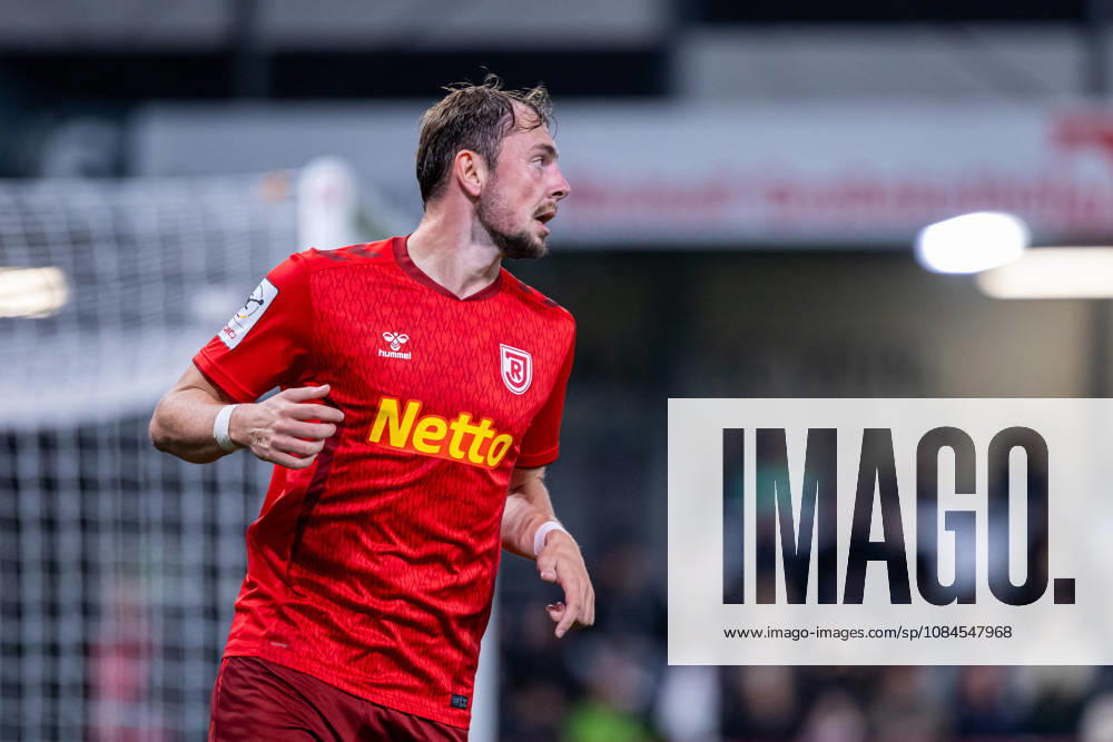 Lucas Hermes, SSV Jahn Regensburg, 27 GER, SC Verl vs. SSV Jahn Regensburg, Soccer, 3rd Division, Matchday 9, 2026–2027 Season, October 14, 2026 DFL regulations prohibit the use of photographs as image sequences and or quasi-video GER, SC Verl vs. SSV Jahn Regensburg, Soccer, 3rd Division, Matchday 9, 2026–2027 season, October 14, 2026, Verl