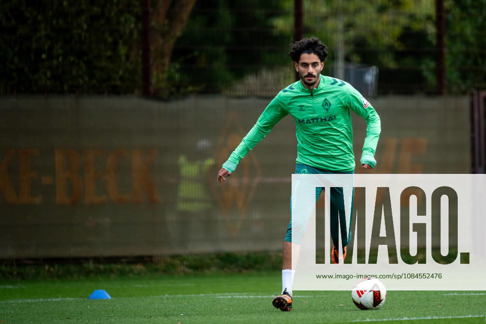 GER, Soccer, Men s, 1. Bundesliga, 2026–2027 Season, Practice, SV Werder Bremen, Eren Dinkci, Werder Bremen, 18 with the ball, Bremen Training Facility, Weserstadion, Bremen, Germany