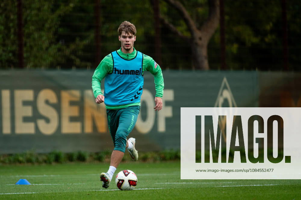 GER, Soccer, Men s, Bundesliga 1, 2026–2027 Season, Practice, SV Werder Bremen, Mick Schmetgen s Werder Bremen, 33 on the ball, Bremen Training Facility, Weserstadion, Bremen, Germany