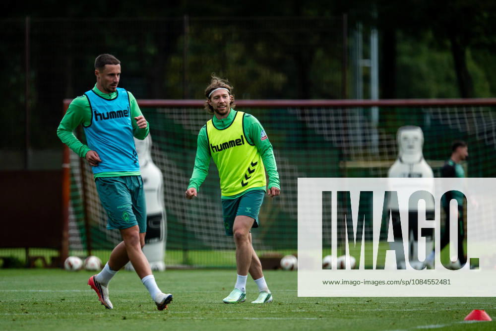 GER, Soccer, Men s, 1. Bundesliga, 2026–2027 Season, Practice, SV Werder Bremen Mitchell Weiser Werder Bremen, 08, previously Marco Friedl Werder Bremen, 32, Bremen Training Facility, Weserstadion, Bremen, Germany