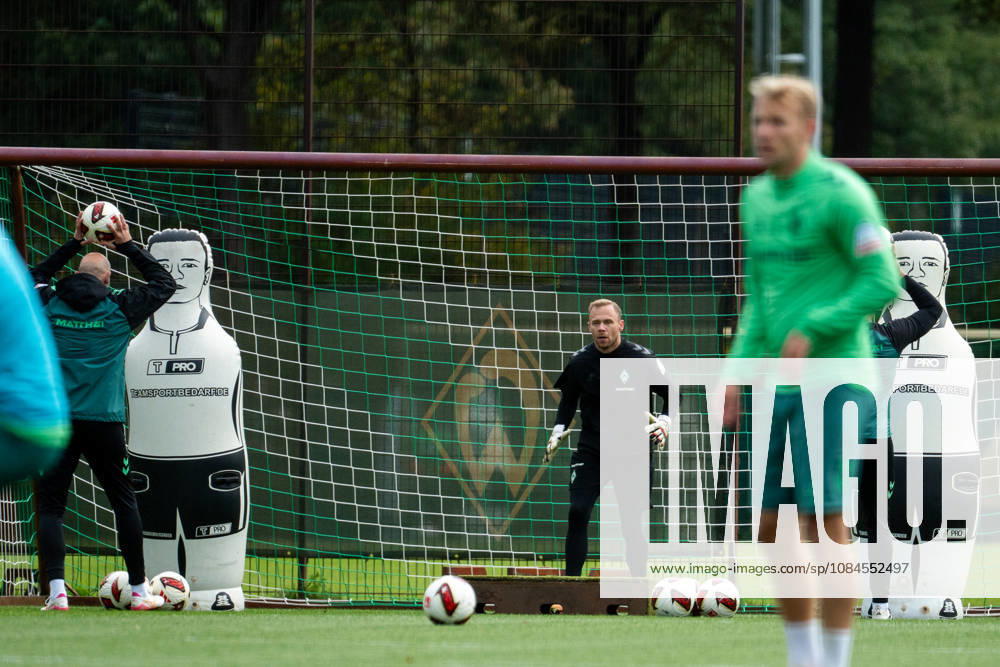 GER, Soccer, Men s, 1. Bundesliga, 2026–2027 Season, Practice, SV Werder Bremen, Alexander Schlager, Werder Bremen, 30, Bremen Training Facility, Weserstadion, Bremen, Germany