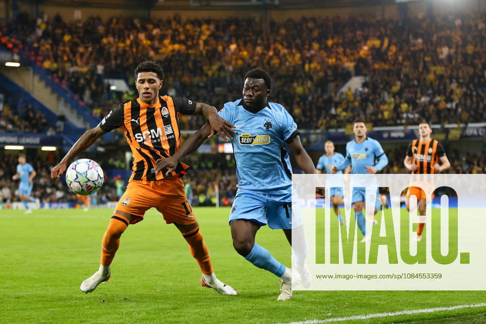 Vinicius Tobias of Shakhtar Donetsk protects the ball from Aboubakary Koita of AEK Athens during the UEFA Champions League 2026 27 League Phase MD2 match between FC Shakhtar Donetsk and AEK Athens at Stamford Bridge on October 14, 2026 in London, England.