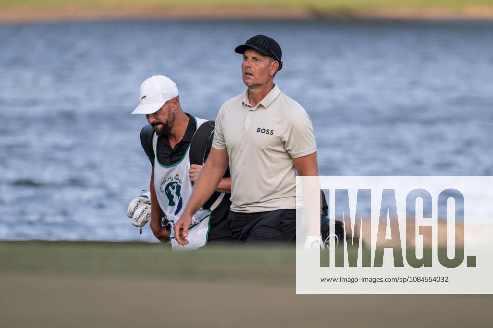 Henrik STENSON from Sweden on the 18th Green to finish his round -5 par..Opening Round in the Macao Open Golf at Macau Golf & Country Club. Macau Open Golf Rd 1 - ZUMAr144 20261015_zap_r144_181