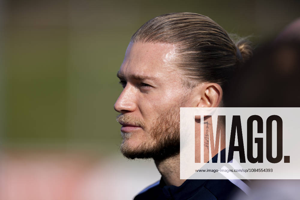 Soccer, FC Schalke 04 Training Session, Media Round with Goalkeeper Loris Karius, FC Schalke 04, Gelsenkirchen, FC Schalke 04 Training Facility, North Rhine-Westphalia, Germany, xRHR, PHOTO YYx