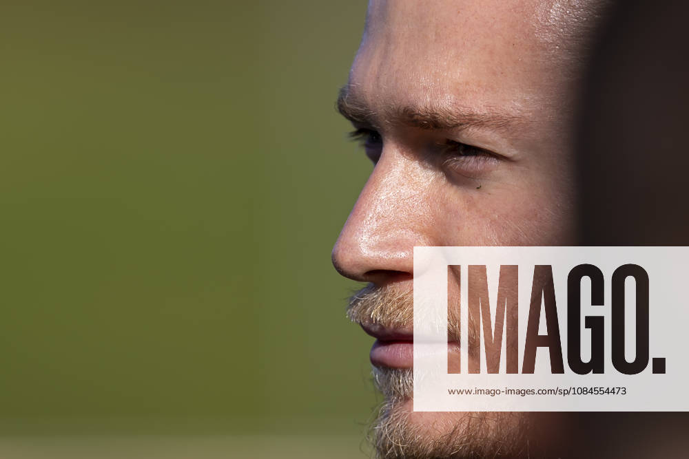 Soccer, FC Schalke 04 Training Session, Media Round with Goalkeeper Loris Karius, FC Schalke 04, Gelsenkirchen, FC Schalke 04 Training Facility, North Rhine-Westphalia, Germany, xRHR, PHOTO YYx