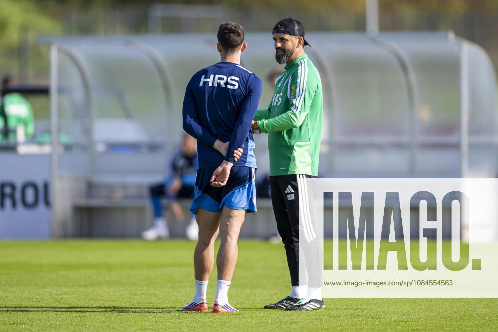 Soccer, FC Schalke 04 training session featuring Robin Gosens, FC Schalke 04, Coach Miron Muslic, FC Schalke 04, Gelsenkirchen, FC Schalke 04 training facility, North Rhine-Westphalia, Germany, xRHR, PHOTO YYx