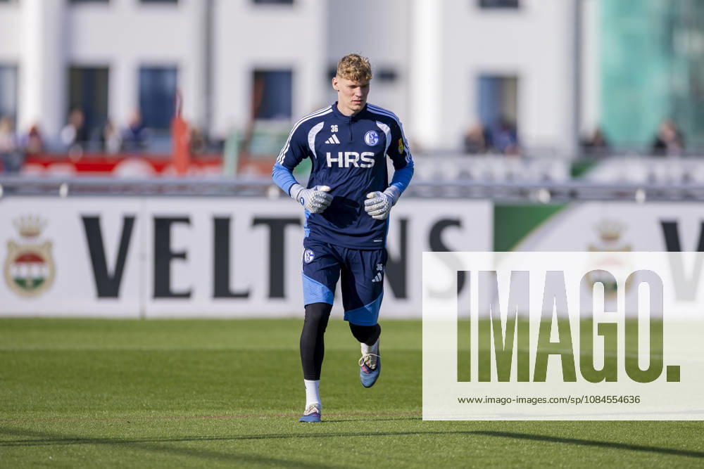 Soccer, FC Schalke 04 goalkeeper Johannes Siebeking at training; FC Schalke 04, Gelsenkirchen; FC Schalke 04 training facility; North Rhine-Westphalia, Germany; xRHR PHOTO YYx