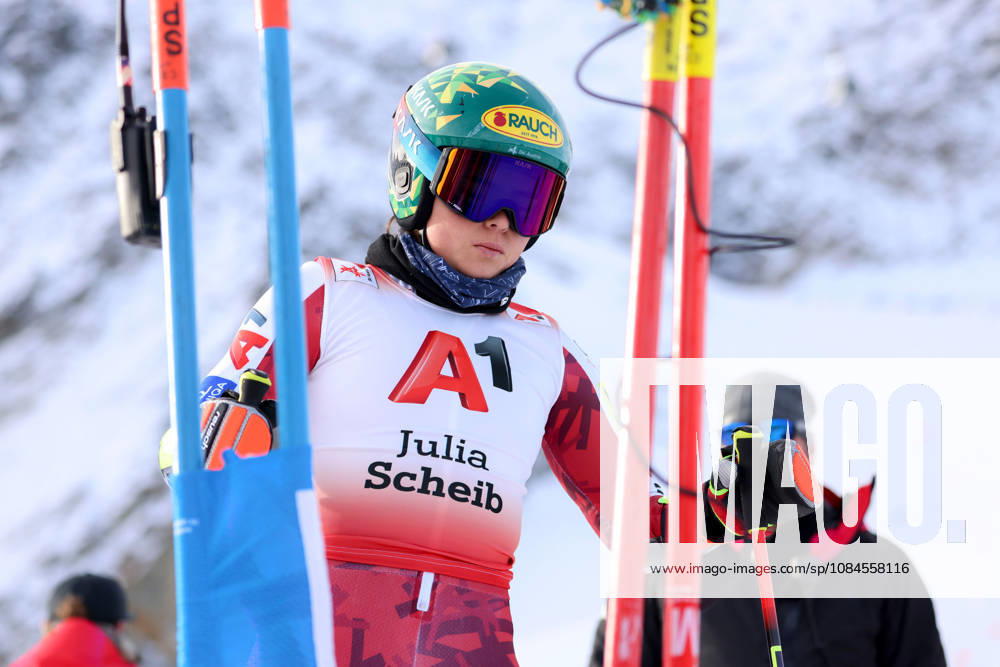 ALPINE SKIING - Ski Austria, training SOELDEN,AUSTRIA,15.OCT.26 - ALPINE SKIING - Ski Austria, giant slalom, training and qualification. Image shows Julia Scheib (AUT). GEPAxpictures xMathiasxMandl