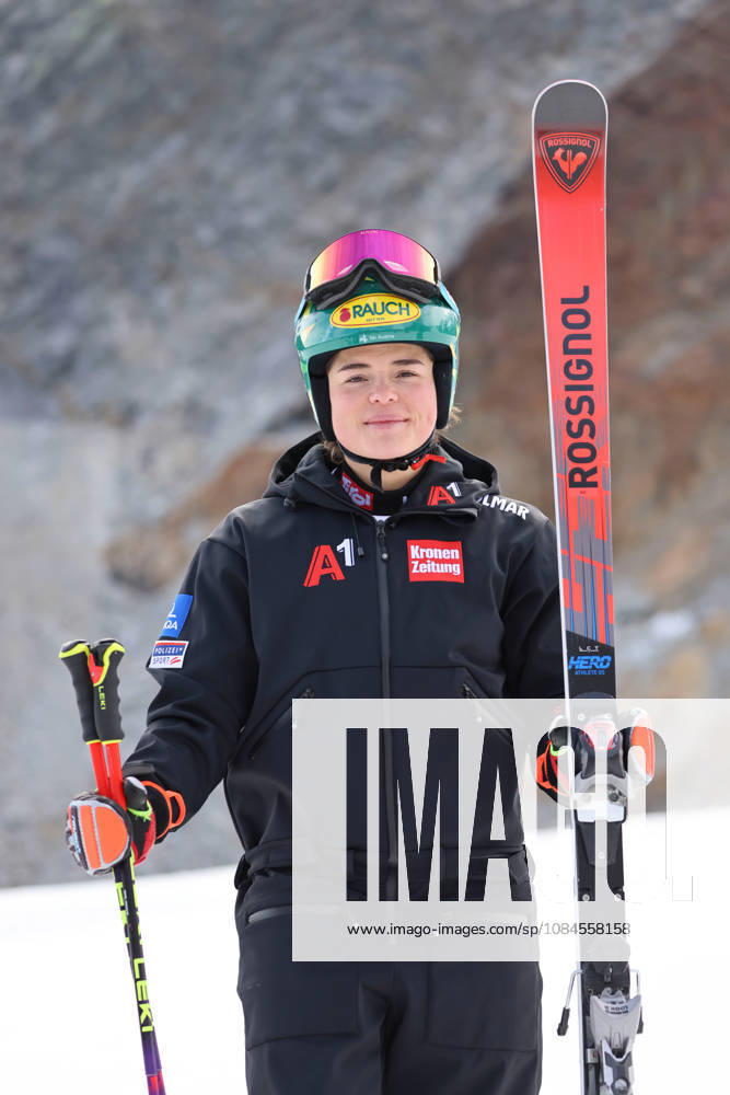 ALPINE SKIING - Ski Austria, training SOELDEN,AUSTRIA,15.OCT.26 - ALPINE SKIING - Ski Austria, giant slalom, training and qualification. Image shows Julia Scheib (AUT). GEPAxpictures xMathiasxMandl