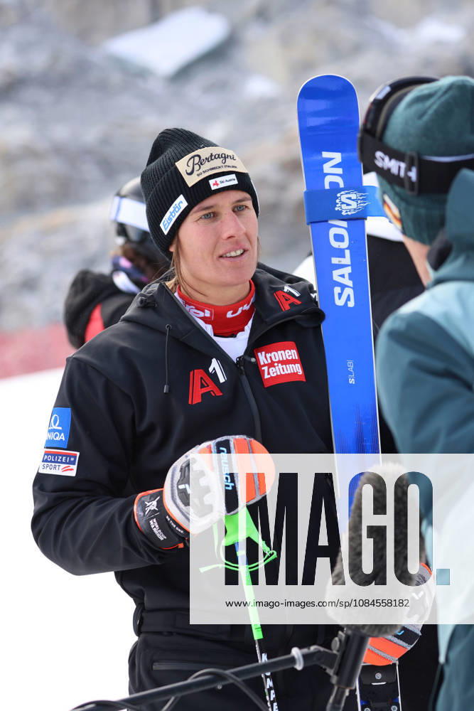 ALPINE SKIING - Ski Austria, training SOELDEN,AUSTRIA,15.OCT.26 - ALPINE SKIING - Ski Austria, giant slalom, training and qualification. Image shows Ricarda Haaser (AUT). GEPAxpictures xMathiasxMandl