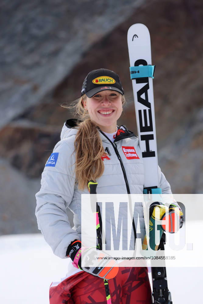 ALPINE SKIING - Ski Austria, training SOELDEN,AUSTRIA,15.OCT.26 - ALPINE SKIING - Ski Austria, giant slalom, training and qualification. Image shows Victoria Olivier (AUT). GEPAxpictures xMathiasxMandl