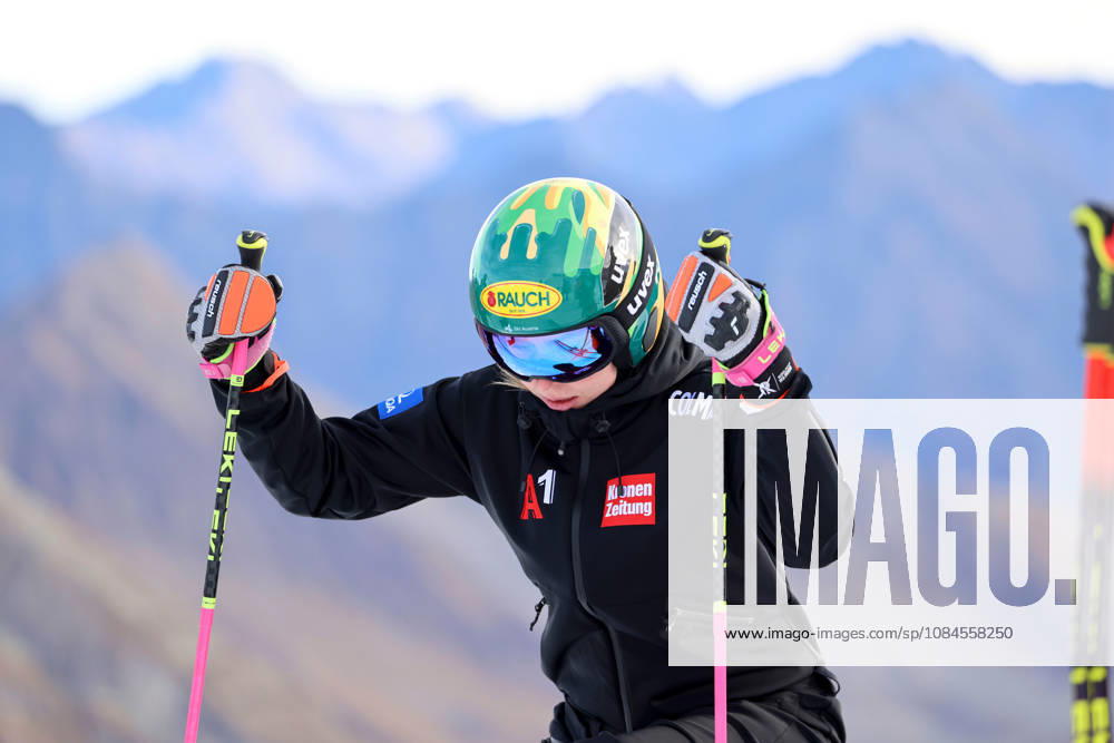 ALPINE SKIING - Ski Austria, training SOELDEN,AUSTRIA,15.OCT.26 - ALPINE SKIING - Ski Austria, giant slalom, training and qualification. Image shows Victoria Olivier (AUT). GEPAxpictures xMathiasxMandl