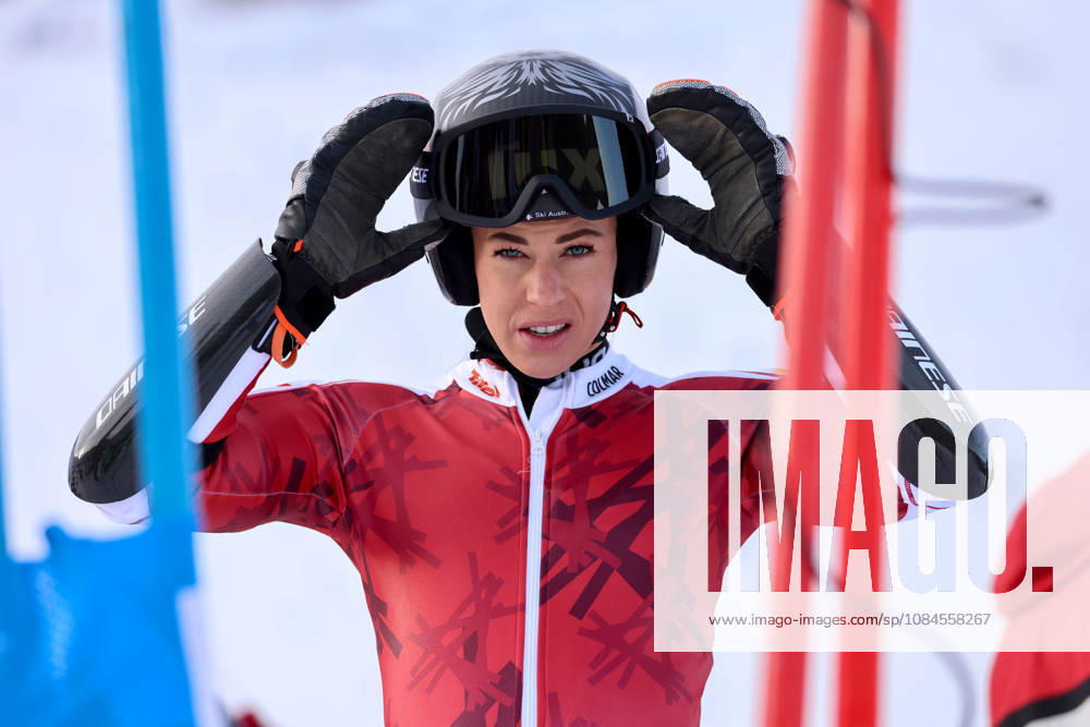ALPINE SKIING - Ski Austria, training SOELDEN,AUSTRIA,15.OCT.26 - ALPINE SKIING - Ski Austria, giant slalom, training and qualification. Image shows Stephanie Brunner (AUT). GEPAxpictures xMathiasxMandl