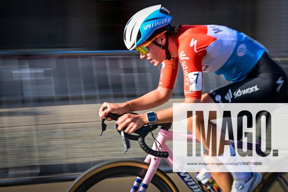 Luxembourg s Marie Schreiber pictured in action during the women elite race of the Kermiscross cyclocross cycling event, on Thursday 15 October 2026, in Ardooie. DAVIDxPINTENS x189892537x