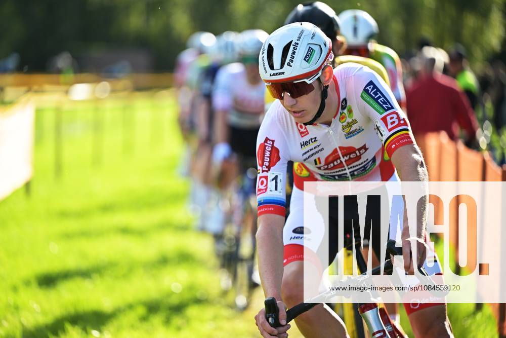 Belgium s Michael Vanthourenhout pictured in action during the men elite race of the Kermiscross cyclocross cycling event, on Thursday 15 October 2026, in Ardooie. DAVIDxPINTENS x189895056x