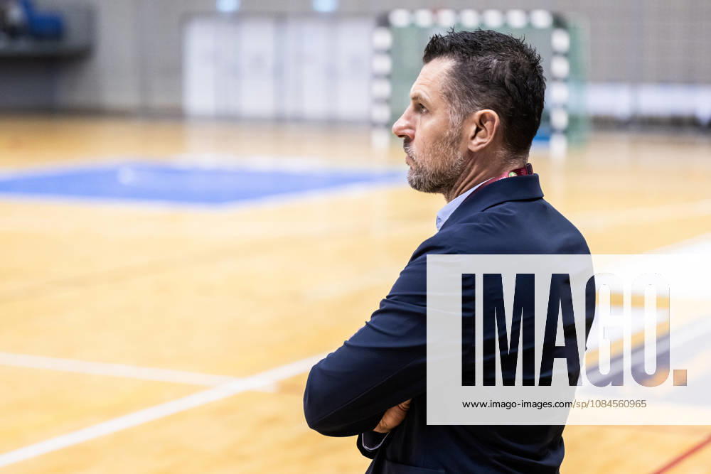 Sweden s head coach Matija Dulvat ahead of the FIFA Futsal World Cup qualifying match between Hungary and Sweden on October 15, 2026 in Nyíregyháza. Photo: Bildbyran EXT BILDBYRÅN COP 18 XYA131 futsal national team Hungary Sweden national team Sweden BBENG World Cup qualifier Hungary
