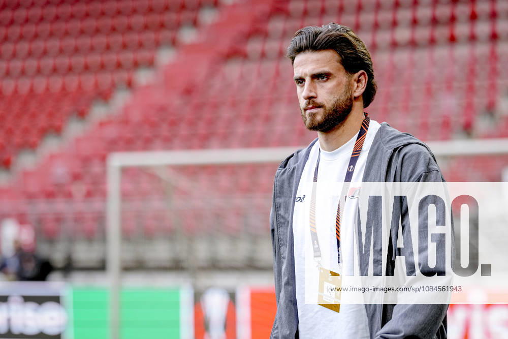 ALKMAAR AZ Alkmaar defender Wesley Hoedt during the UEFA Europa League match between AZ and Hapoel Beer Sheva at AFAS Stadion on October 15, 2026, in Alkmaar, the Netherlands ED VAN DE POL EYE4IMAGES DeFodi Images