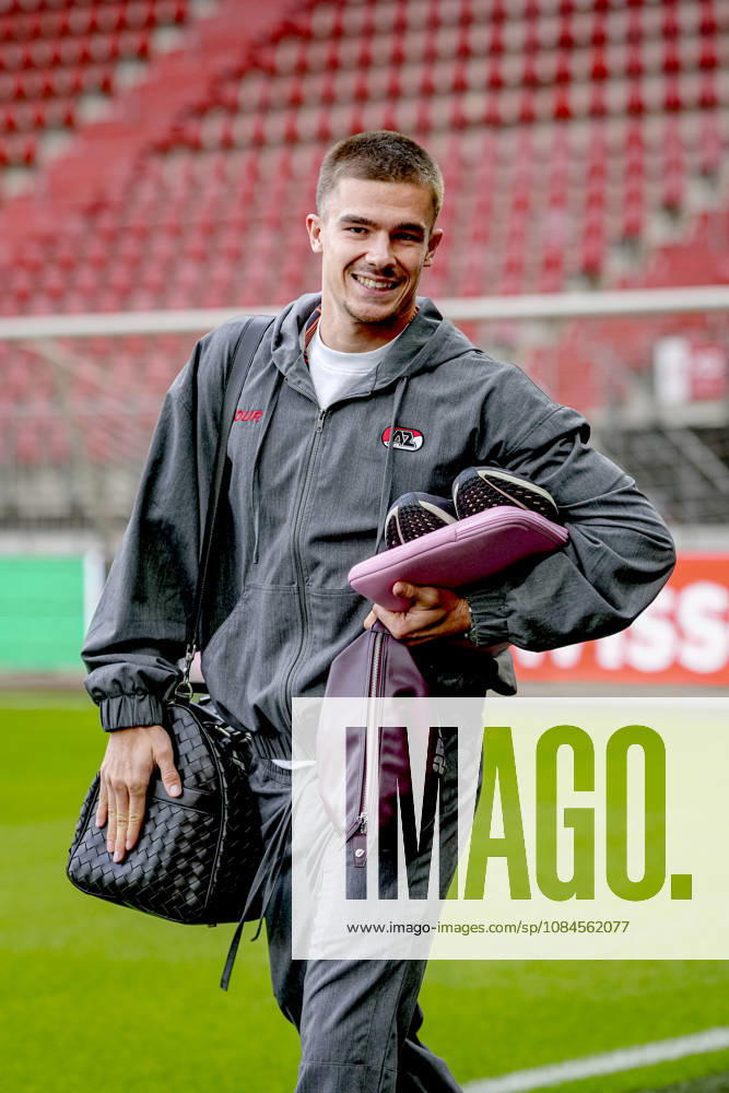 ALKMAAR AZ Alkmaar defender Wouter Goes during the UEFA Europa League match between AZ and Hapoel Beer Sheva at AFAS Stadion on October 15, 2026, in Alkmaar, the Netherlands ED VAN DE POL EYE4IMAGES DeFodi Images