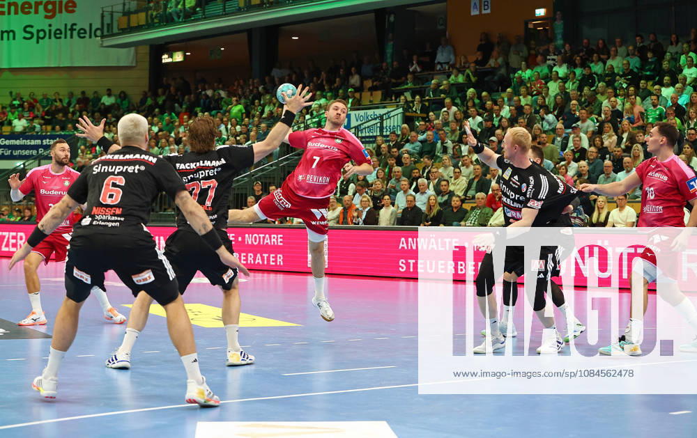 Opel Handball Bundesliga, HSG Wetzlar vs. HC Erlangen: Nikolaj Laesö (HSG Wetzlar), Marek Nissen (HC Erlangen), Maciej Gebala (HC Erlangen), Dominik Mappes (HSG Wetzlar), Sebastian Firnhaber (HC Erlangen), Josip Simic (HSG Wetzlar); Wetzlar, Buderus Arena, Hesse, Germany, DE