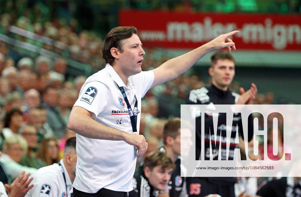 Opel Handball Bundesliga, HSG Wetzlar vs. HC Erlangen, Coach Johannes Sellin, HC Erlangen, Wetzlar, Buderus Arena, Hesse, Germany, DE