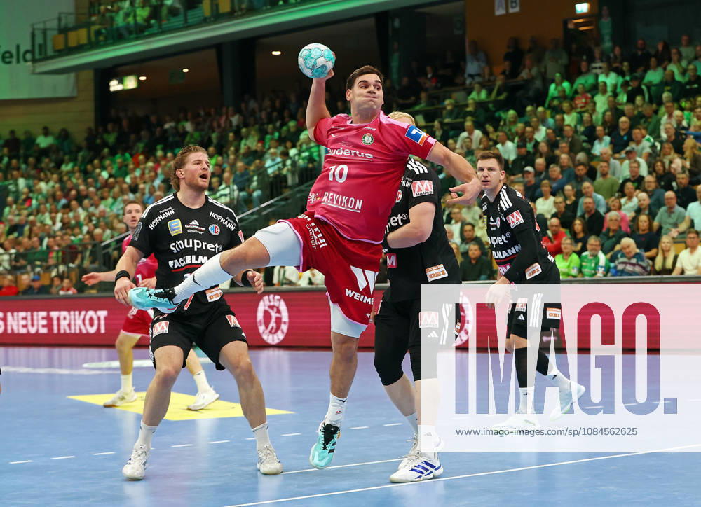 Opel Handball Bundesliga, HSG Wetzlar vs. HC Erlangen: Maciej Gebala (HC Erlangen), Josip Simic (HSG Wetzlar), Sebastian Firnhaber (HC Erlangen), Christoph Steinert (HC Erlangen); Wetzlar, Buderus Arena, Hesse, Germany, DE