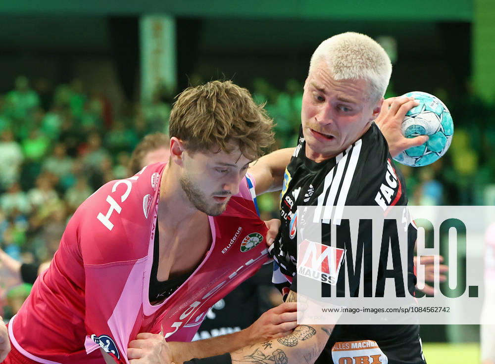 Opel Handball Bundesliga, HSG Wetzlar vs. HC Erlangen, Niklas Theiß (HSG Wetzlar), Marek Nissen (HC Erlangen), Wetzlar, Buderus Arena, Hesse, Germany, DE