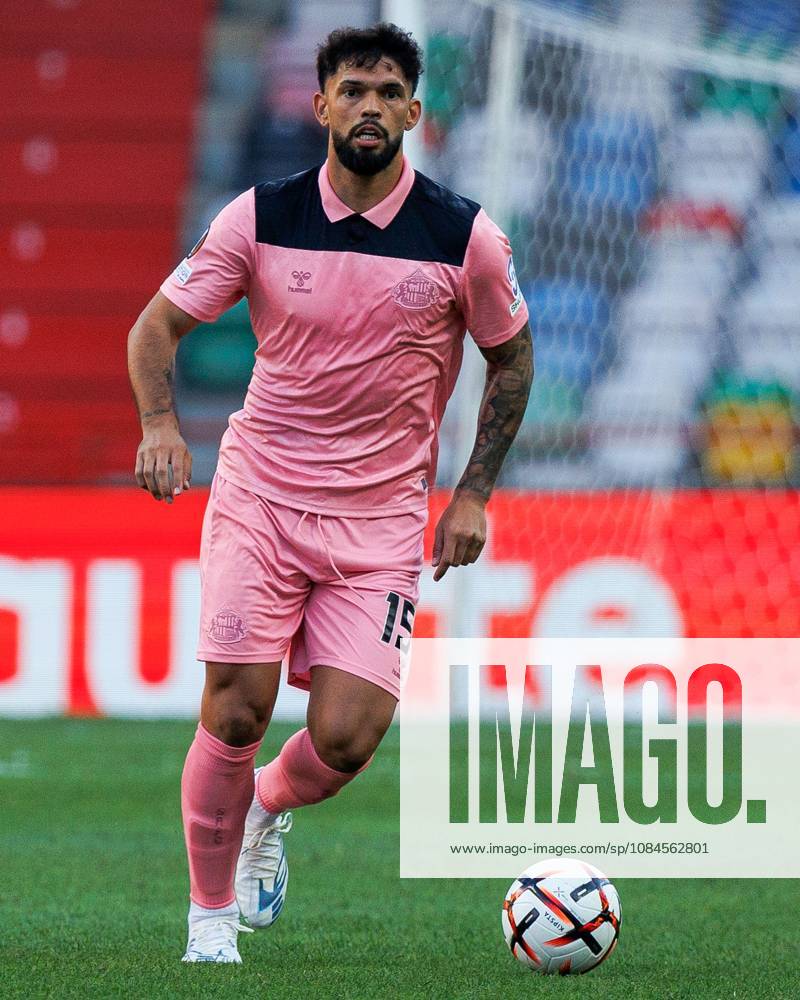 Omar Alderete of Sunderland runs with the ball Torreense v Sunderland, UEFA Europa League, Football, Estadio Dr. Magalhaes Pessoa, Leiria, Portugal - 15 Oct 2026Leiria Estadio Dr. Magalhaes Pessoa Portugal