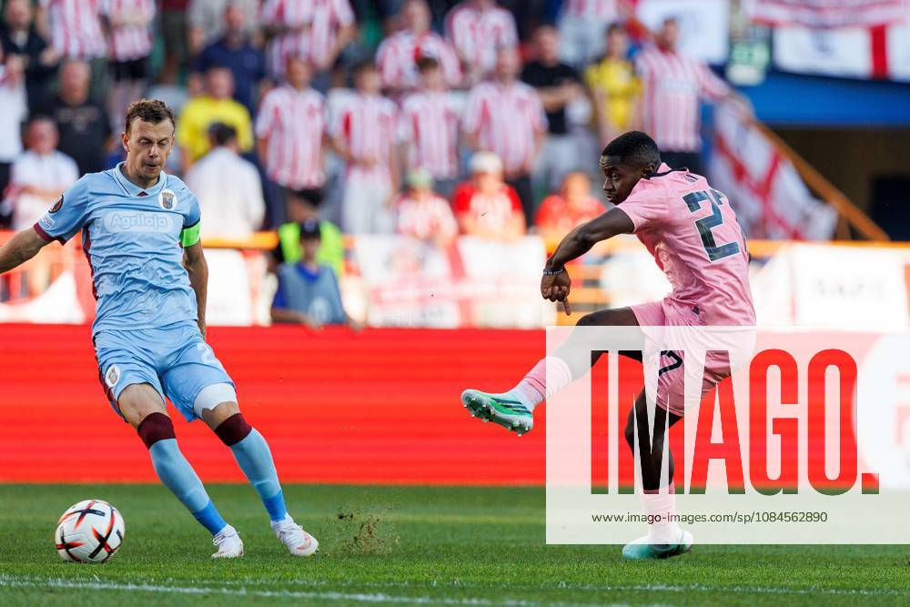Noah Sadiki of Sunderland shoots at goal Torreense v Sunderland, UEFA Europa League, Football, Estadio Dr. Magalhaes Pessoa, Leiria, Portugal - 15 Oct 2026Leiria Estadio Dr. Magalhaes Pessoa Portugal