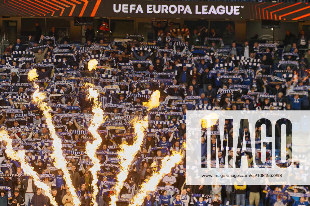 POZNAN ENEA STADION UEFA LIGA EUROPY FAZA LIGOWA 2. KOLEJKA LECH POZNAN - BAYER LEVERKUSEN NZ. KIBICE FOTO RADOSLAW JOZWIAK CYFRASPORT NEWSPIX.PL --- Newspix.pl LE LIGA EUROPY UEFA PILKA NOZNA SEZON 2026 2027 --- UEFA EUROPA LEAGUE SEASON 2026 2027 RA2_0881