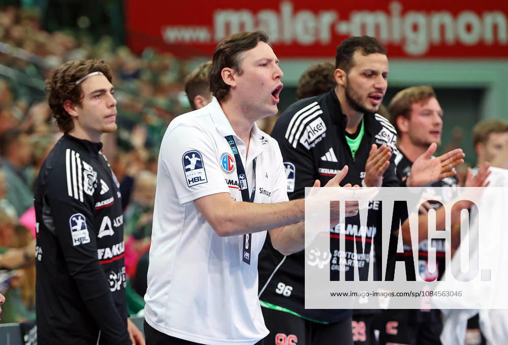 Opel Handball Bundesliga, HSG Wetzlar vs. HC Erlangen, Coach Johannes Sellin, HC Erlangen, Wetzlar, Buderus Arena, Hesse, Germany, DE