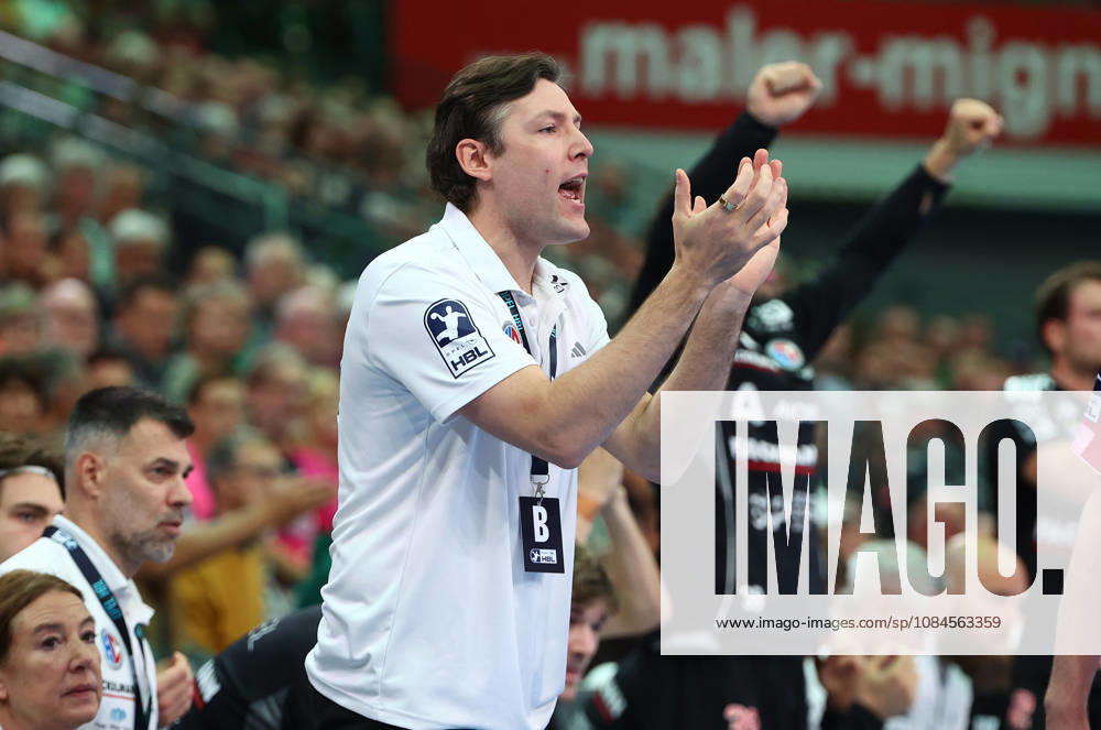 Opel Handball Bundesliga, HSG Wetzlar vs. HC Erlangen, Coach Johannes Sellin, HC Erlangen, Wetzlar, Buderus Arena, Hesse, Germany, DE