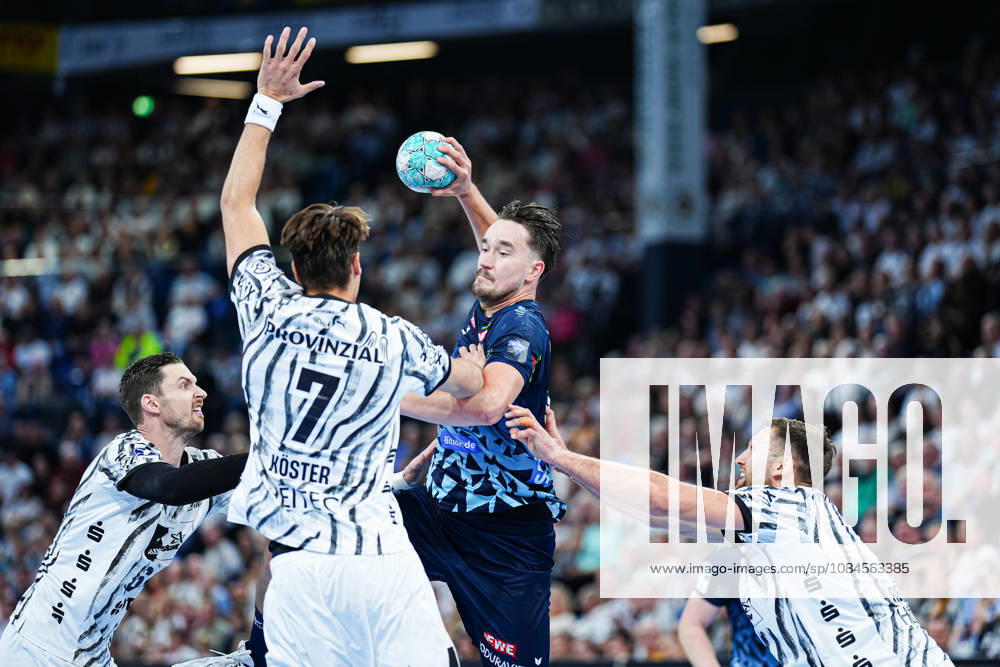 Hendrik Pekeler, THW Kiel, 61, Julian Köster, THW Kiel, 07, Robert Timmermeister, Rhein Neckar Löwen, 07, Harald Reinkind, THW Kiel, 06 GER, THW Kiel vs. Rhein Neckar Löwen, Handball, Bundesliga 1, Matchday 9, 2026–2027 Season, October 15, 2026 GER, THW Kiel vs. Rhein Neckar Löwen, Handball, 1st Bundesliga, Matchday 9, 2026–2027 season, October 15, 2026 Kiel