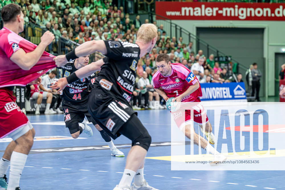 OPEL Handball Bundesliga: HSG Wetzlar vs. HC Erlangen, 15 10 26; Dominik Mappes (HSG Wetzlar), 7, Sebastian Firnhaber, HC Erlangen, 18, Josip Simic, HSG Wetzlar, 10 OPEL Handball Bundesliga HSG Wetzlar vs. HC Erlangen, Wetzlar, 15 10 26