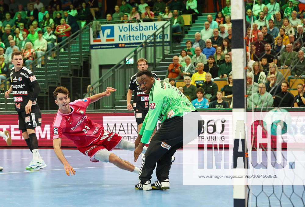 Opel Handball Bundesliga, HSG Wetzlar vs. HC Erlangen: Christoph Steinert (HC Erlangen), Marti Soler (HSG Wetzlar), Frieder Bandlow (HC Erlangen), Rubens Pierre (HC Erlangen); Wetzlar, Buderus Arena, Hesse, Germany, DE