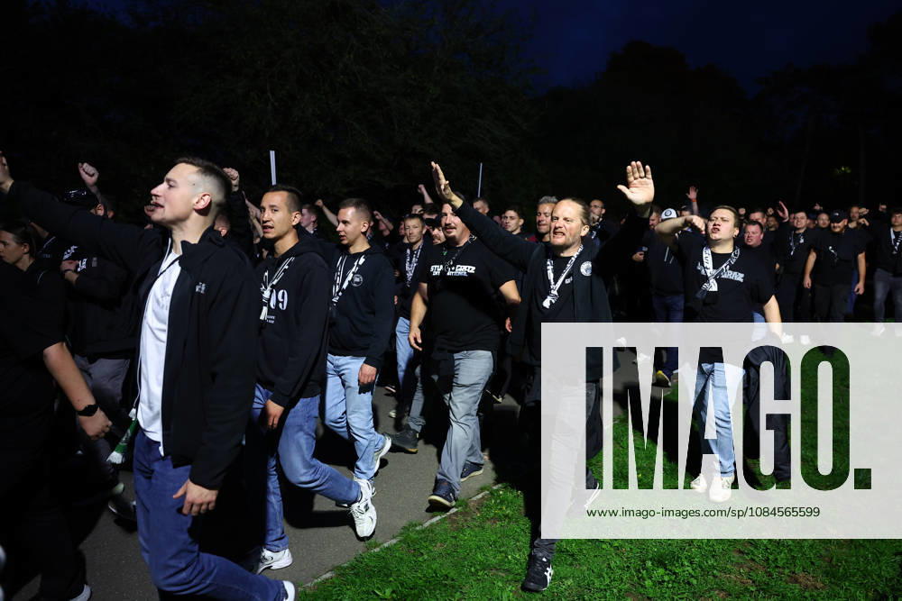 Bournemouth, England, 15th October 2026. Sturm Graz fans arrive ahead of the AFC Bournemouth vs Sturm Graz UEFA Europa League match at the Vitality Stadium, Bournemouth. Picture credit should read: Paul Terry Sportimage . SPI_008_PT_Bournemouth_Sturm_Graz SPI-5072-0008