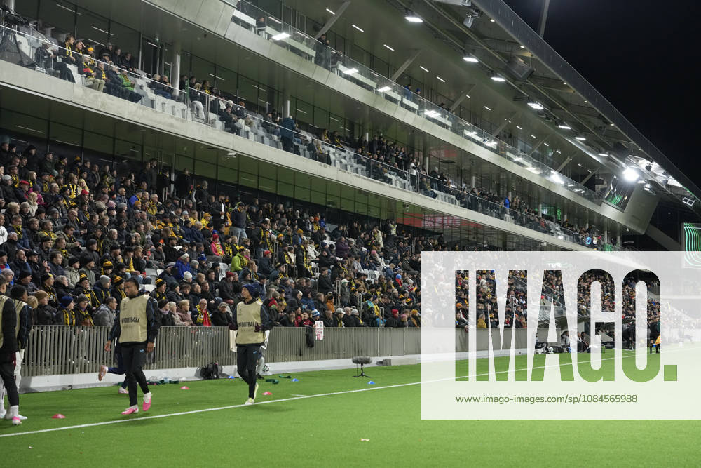 LKS 20261015 Spectators are seen during the football UEFA Conference League League Phase match between KuPS Kuopio and Trabzonspor in Tampere, Finland, on October 15, 2026. - MIKA KYLMÄNIEMI Tampere Finland BmD_b5vzqCU