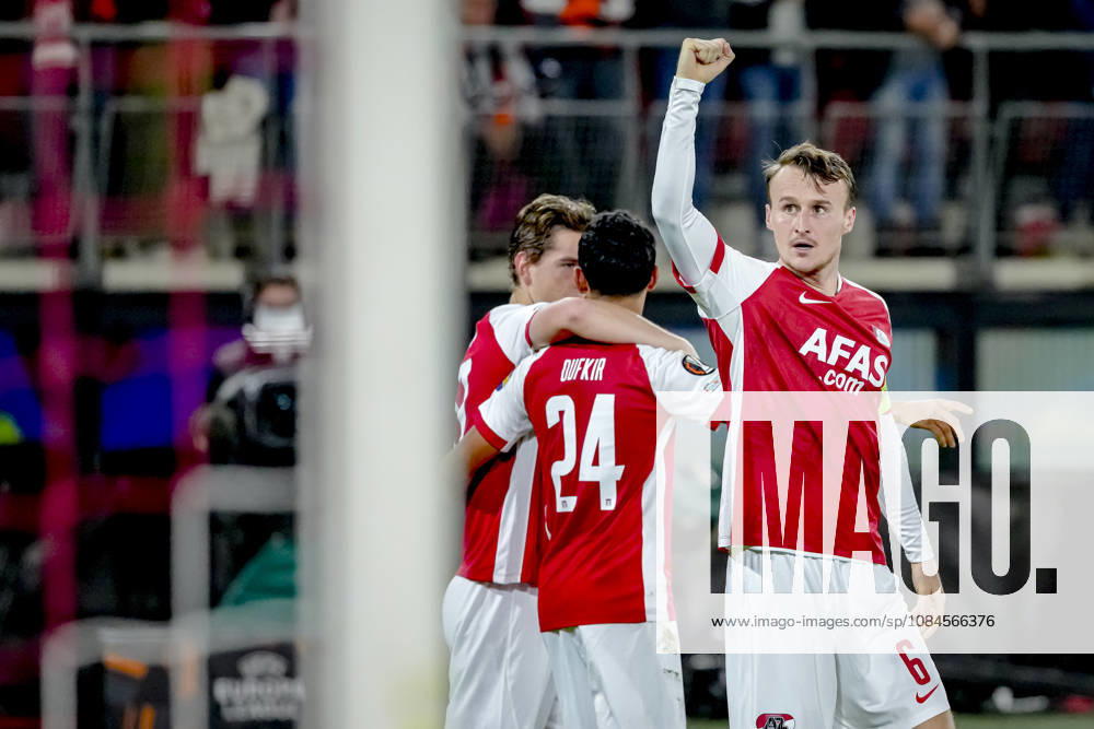 ALKMAAR AZ Alkmaar midfielder Peer Koopmeiners scores to make it 1–0 during the UEFA Europa League match between AZ and Hapoel Beer Sheva at AFAS Stadion on October 15, 2026, in Alkmaar, Netherlands. ED VAN DE POL EYE4IMAGES DeFodi Images