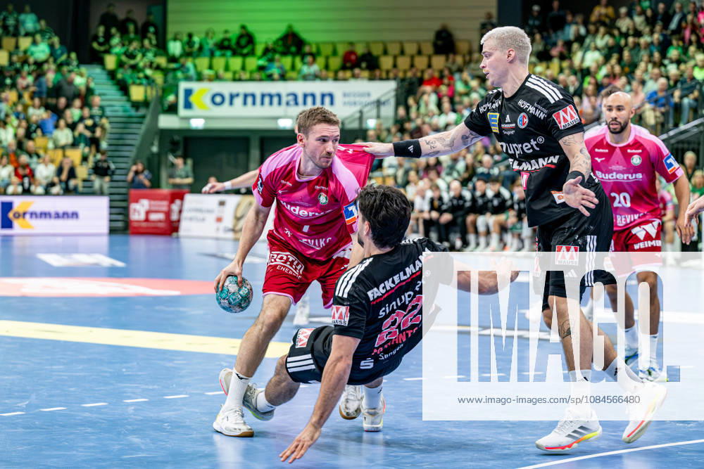 OPEL Handball Bundesliga: HSG Wetzlar vs. HC Erlangen, 15 10 26; Dominik Mappes (HSG Wetzlar), 7; Eloy Morante Maldonado (HC Erlangen), 22; Marek Nissen, HC Erlangen, 6, Cyrill Akakpo, HSG Wetzlar, 20 OPEL Handball Bundesliga HSG Wetzlar vs. HC Erlangen, Wetzlar, 15 10 26