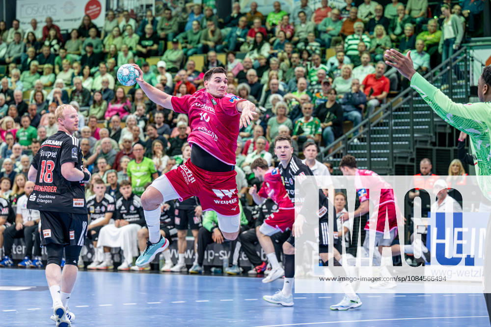 OPEL Handball Bundesliga: HSG Wetzlar vs. HC Erlangen, 15–10–26; Josip Simic (HSG Wetzlar), 10; Sebastian Firnhaber (HC Erlangen), 18; OPEL Handball Bundesliga: HSG Wetzlar vs. HC Erlangen, Wetzlar, 15–10–26