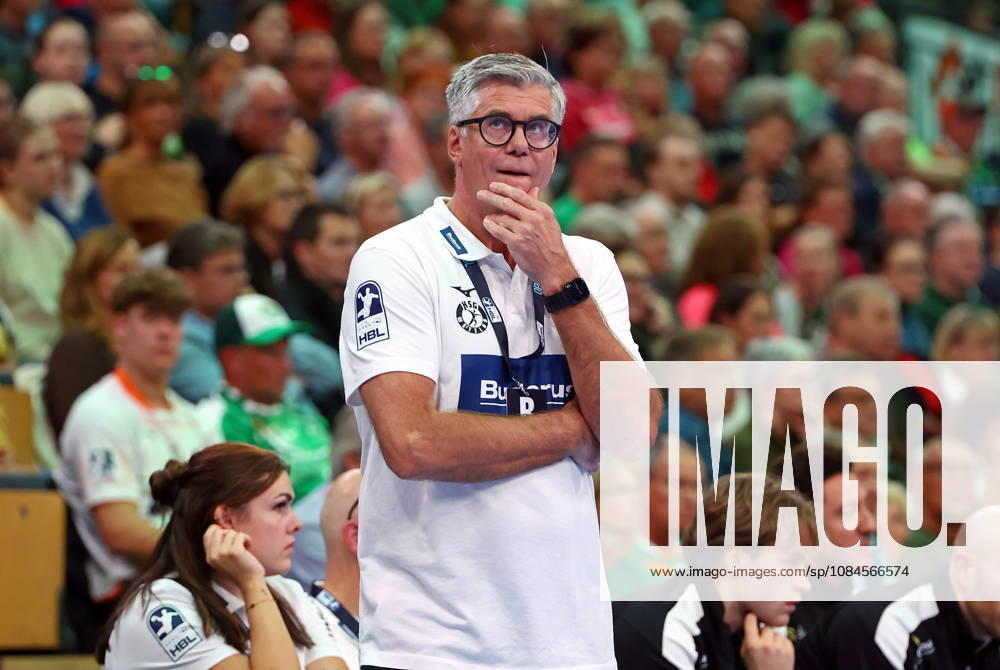 Opel Handball Bundesliga, HSG Wetzlar vs. HC Erlangen, Coach Runar Sigtryggsson, HSG Wetzlar at a loss, Wetzlar Buderus Arena, Hesse, Germany, DE