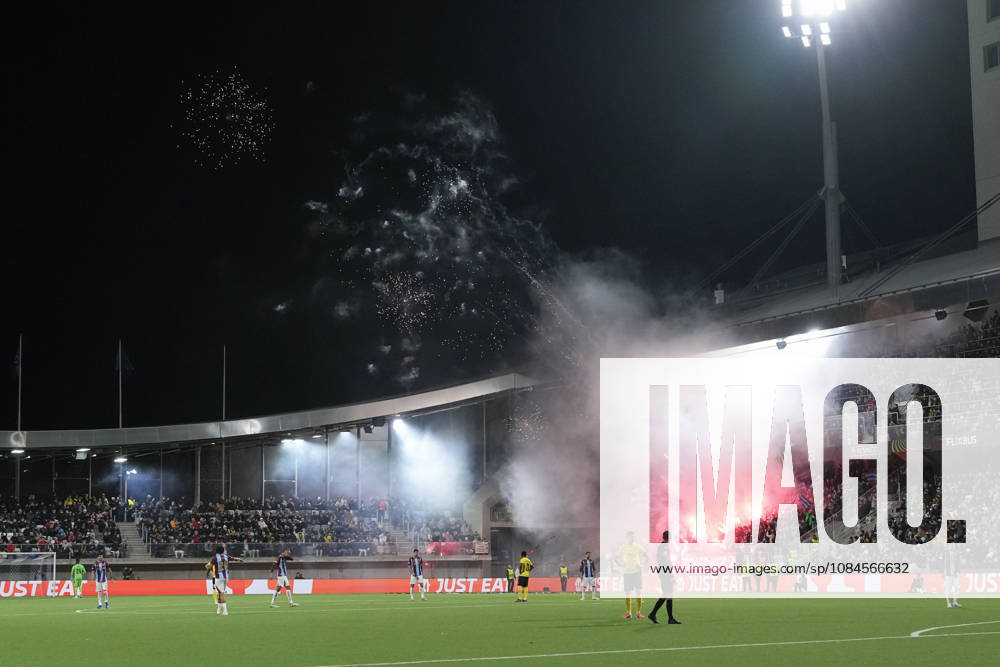 LKS 20261015 Fans light flares in the stands during the football UEFA Conference League League Phase match between KuPS Kuopio and Trabzonspor in Tampere, Finland, on October 15, 2026. - MIKA KYLMÄNIEMI Tampere Finland Za0d9ig1mJs