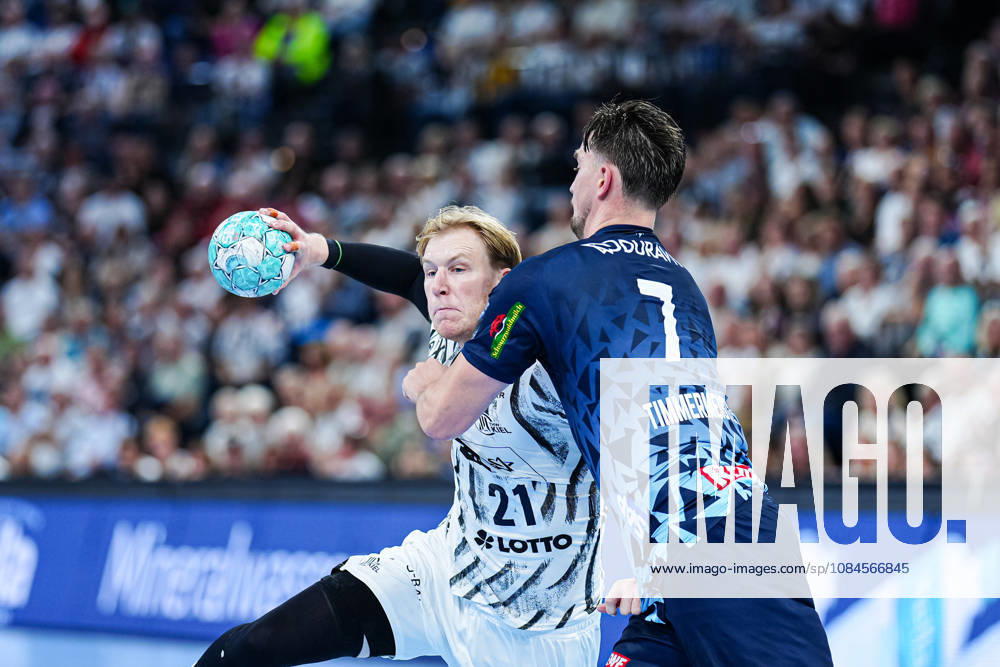 Eric Johansson, THW Kiel, 21, Robert Timmermeister, Rhein Neckar Löwen, 07 GER, THW Kiel vs. Rhein Neckar Löwen, Handball, 1st Bundesliga, Matchday 9, 2026–2027 Season, October 15, 2026 GER, THW Kiel vs. Rhein Neckar Löwen, Handball, 1st Bundesliga, Matchday 9, 2026–2027 Season, October 15, 2026 Kiel