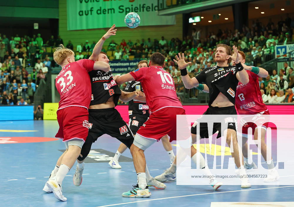 Opel Handball Bundesliga, HSG Wetzlar vs. HC Erlangen: Georg Löwen (HSG Wetzlar), Sander Överjordet (HC Erlangen), Josip Simic (HSG Wetzlar), Maciej Gebala (HC Erlangen), Tomas Piroch (HSG Wetzlar); Wetzlar, Buderus Arena, Hesse, Germany, DE