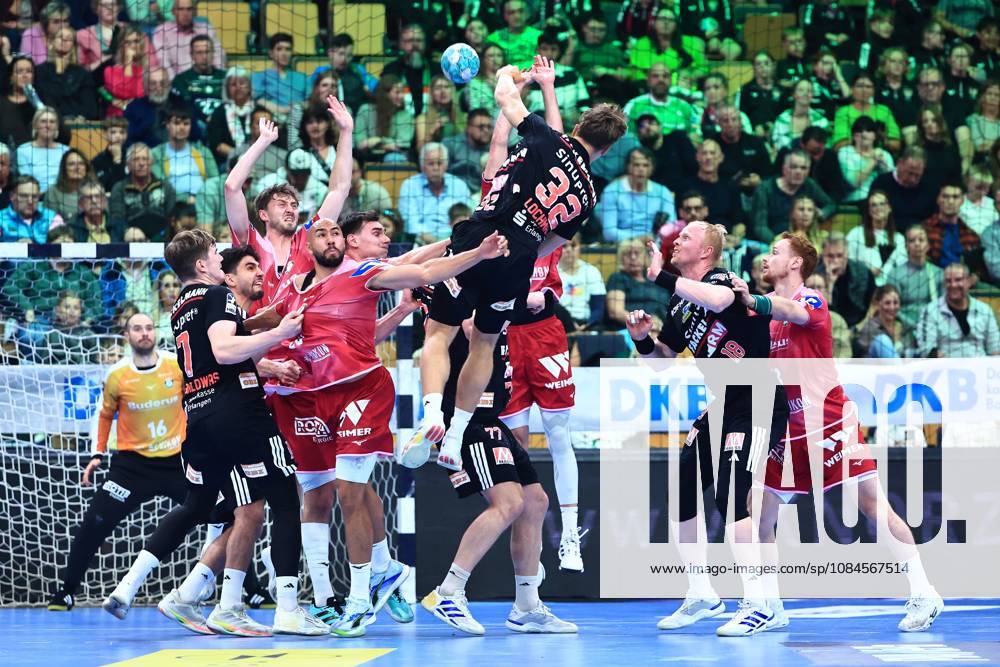 Maxsim Lochman (HC Erlangen), 32, shoots over the Wetzlar defense GER, HSG Wetzlar vs. HC Erlangen, Handball, Opel Handball Bundesliga, Matchday 9, 2026–2027 season, October 15, 2026 GER, HSG Wetzlar vs. HC Erlangen, Handball, Opel Handball Bundesliga, Matchday 9, 2026–2027 season, October 15, 2026 Wetzlar