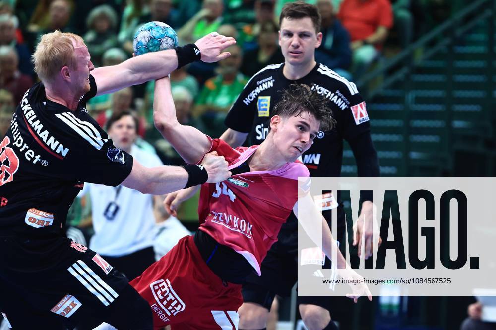 Paul Kompenhans (HSG Wetzlar) goes head-to-head with Sebastian Firnhaber (HC Erlangen), October 18, Germany, HSG Wetzlar vs. HC Erlangen, Handball, Opel Handball Bundesliga, Matchday 9, 2026–2027 season, October 15, 2026, Germany, HSG Wetzlar vs. HC Erlangen, Handball, Opel Handball Bundesliga, Matchday 9, 2026–2027 season, October 15, 2026, Wetzlar