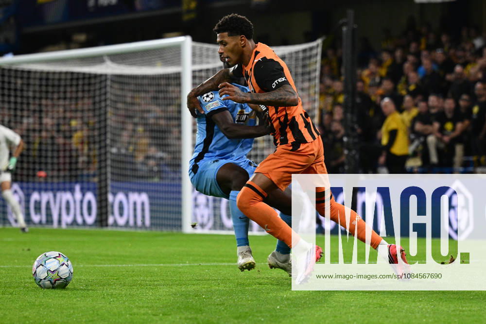 Vinicius Tobias of FC Shakhtar Donetsk during the UEFA Champions League 2026 27 League Phase MD2 match between FC Shakhtar Donetsk and AEK Athens at Stamford Bridge on October 14, 2026 in London, England. (Photo by Yaroslav Dunka Sports Press Photo)