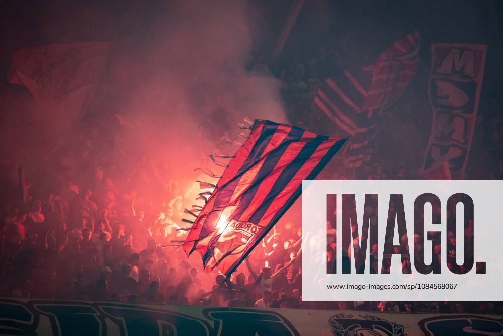 SPLIT - Supporters of Hajduk Split set off fireworks during the Conference League match between Hajduk Split and Ajax at Stadion Poljud on October 15, 2026, in Split, Croatia. SONNY LENSEN ANP ANPxSportx IVx 572547883 originalFilename: 572547883