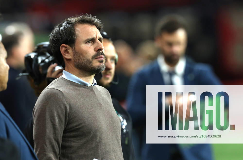 ENSCHEDE FC Thun coach Gian Luca Privitelli during the UEFA Conference League match between FC Twente and FC Thun at Grolsch Veste on October 15, 2026, in Enschede, the Netherlands PETER LOUS EYE4IMAGES DeFodi Images
